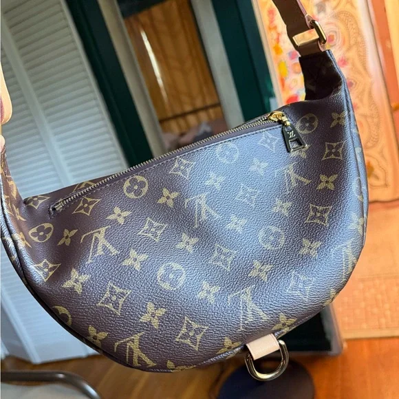Authentic Louis Vuitton Bumbag - Picture 14 of 16